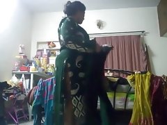 Hot aunty caught on hidden cam